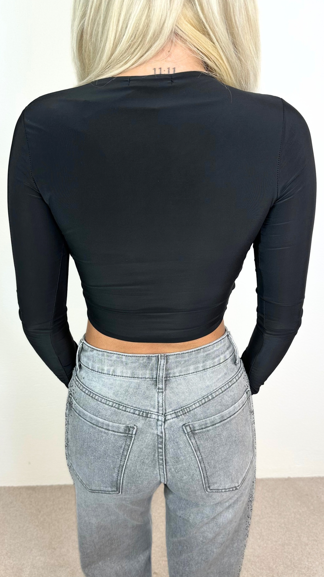 Dakota - Long Sleeve Twist Front Crop Black