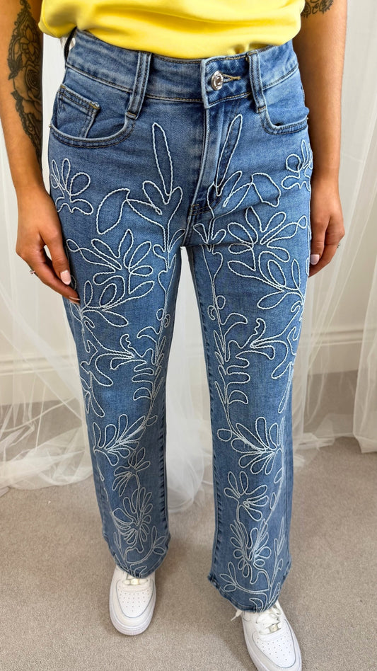 Minnie - Embroidered Crop Jeans